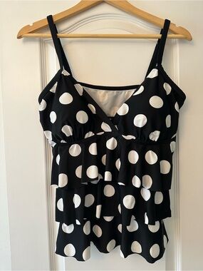 St Johns Bay Tankini Top Women’s 16 Black White Polka Dot Ruffle Swim Top w Bra